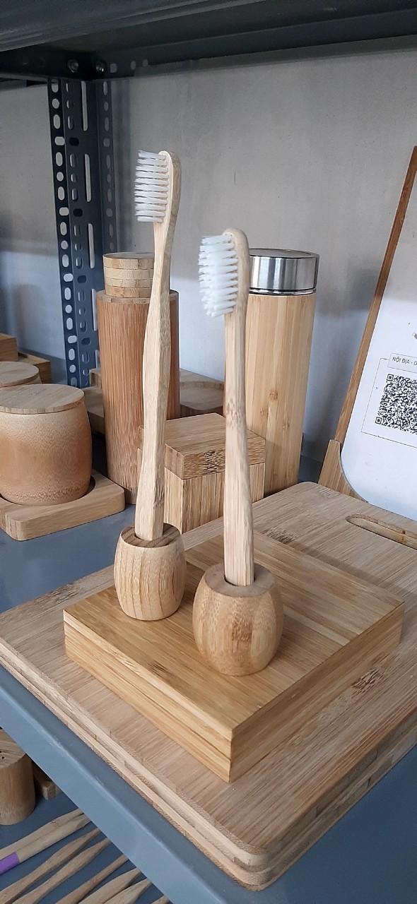Giá đỡ bàn chải tre