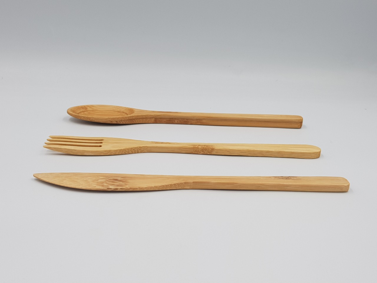 Bộ dao, thìa, dĩa tre dài 20 cm