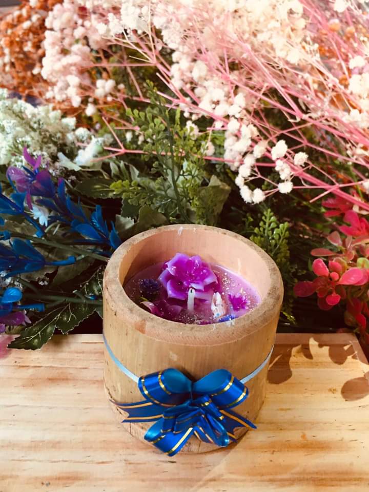 Dụng cụ đựng nến bằng tre 