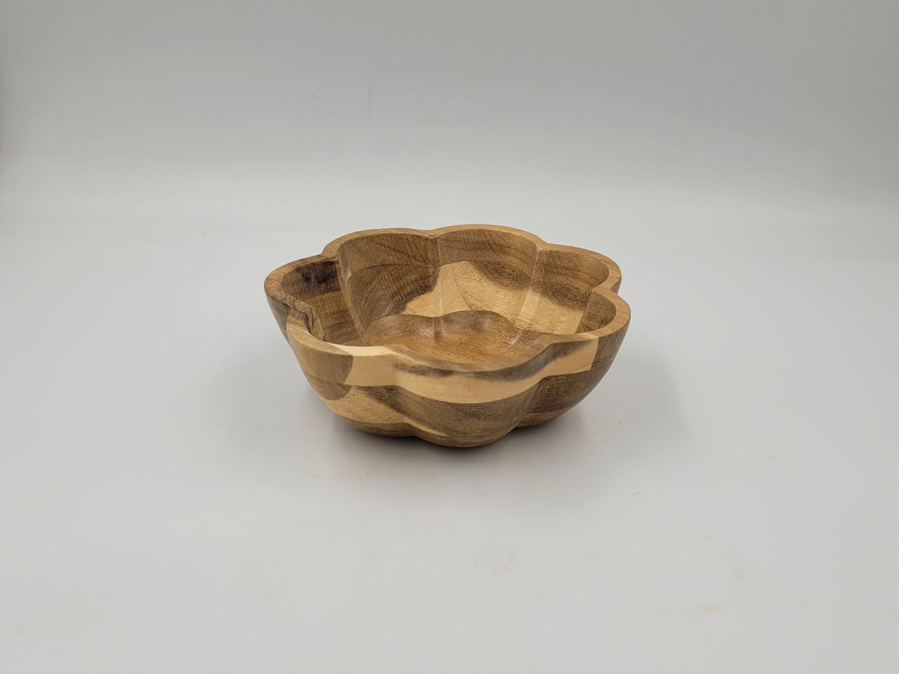 Bát gỗ keo hình bông hoa D25H10cm