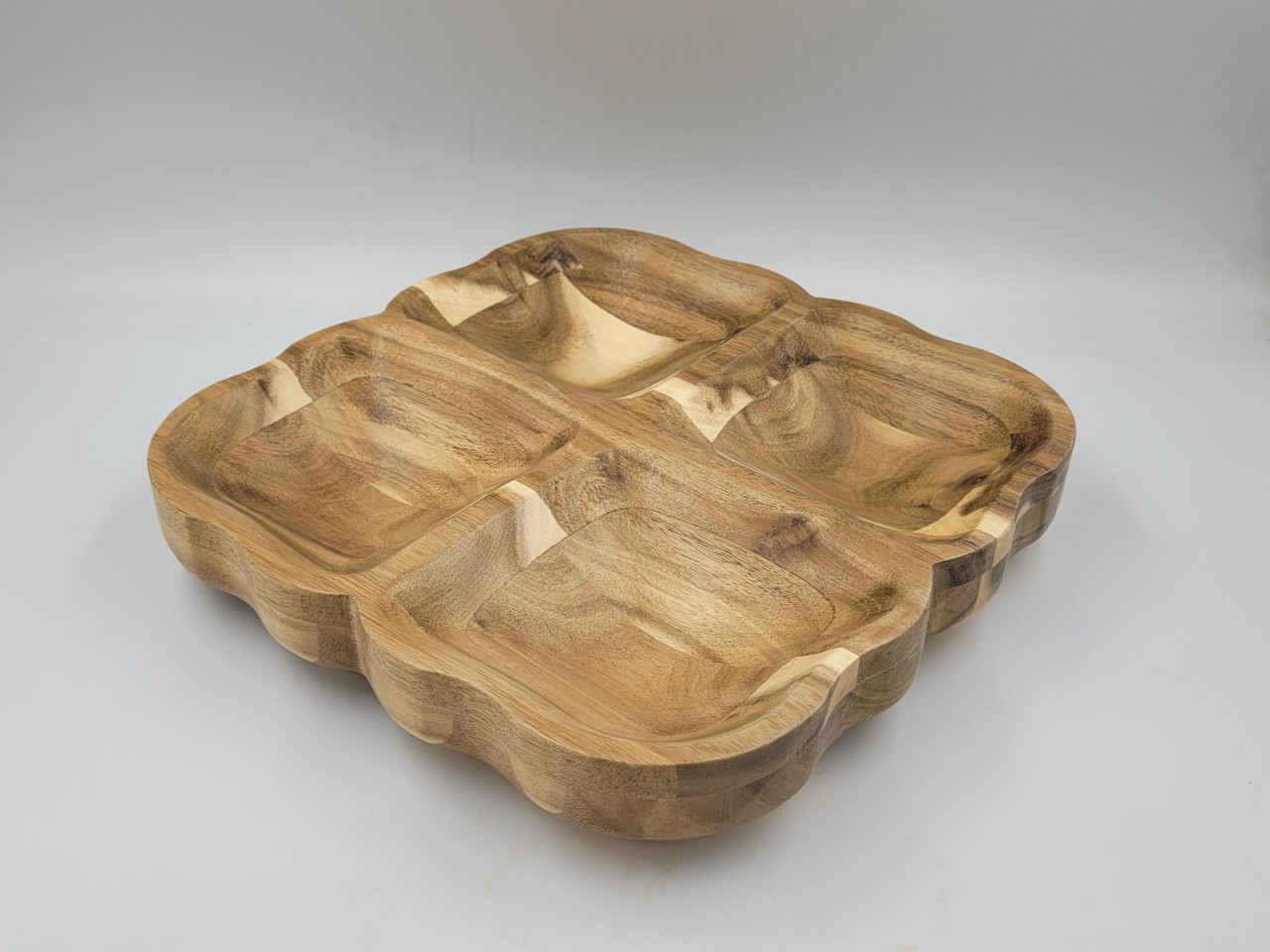 Khay gỗ keo chia 4 ngăn 25x25x5cm