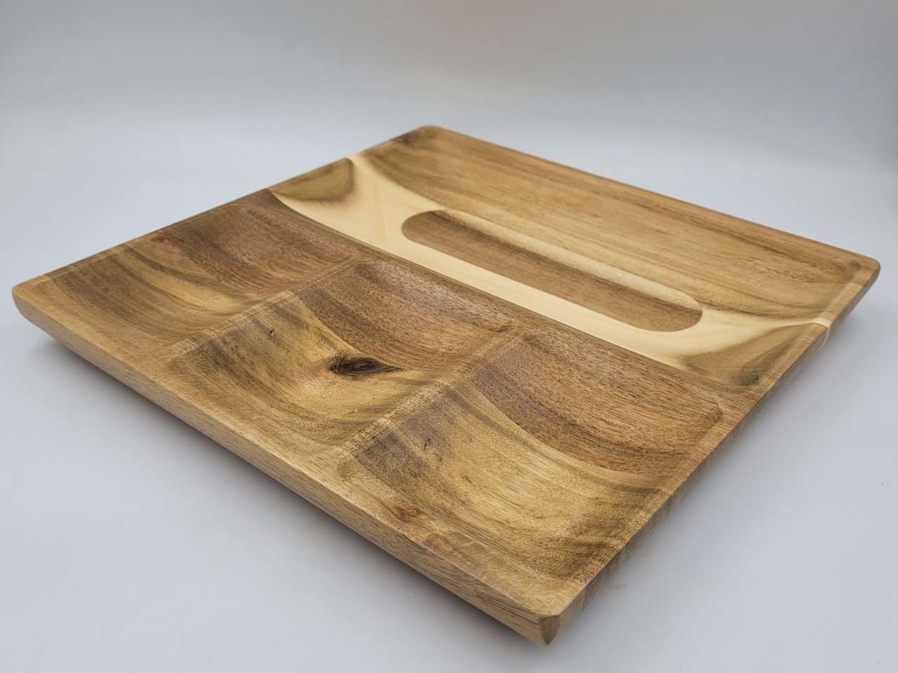Khay gỗ keo chia 4 ngăn 28x28x3cm