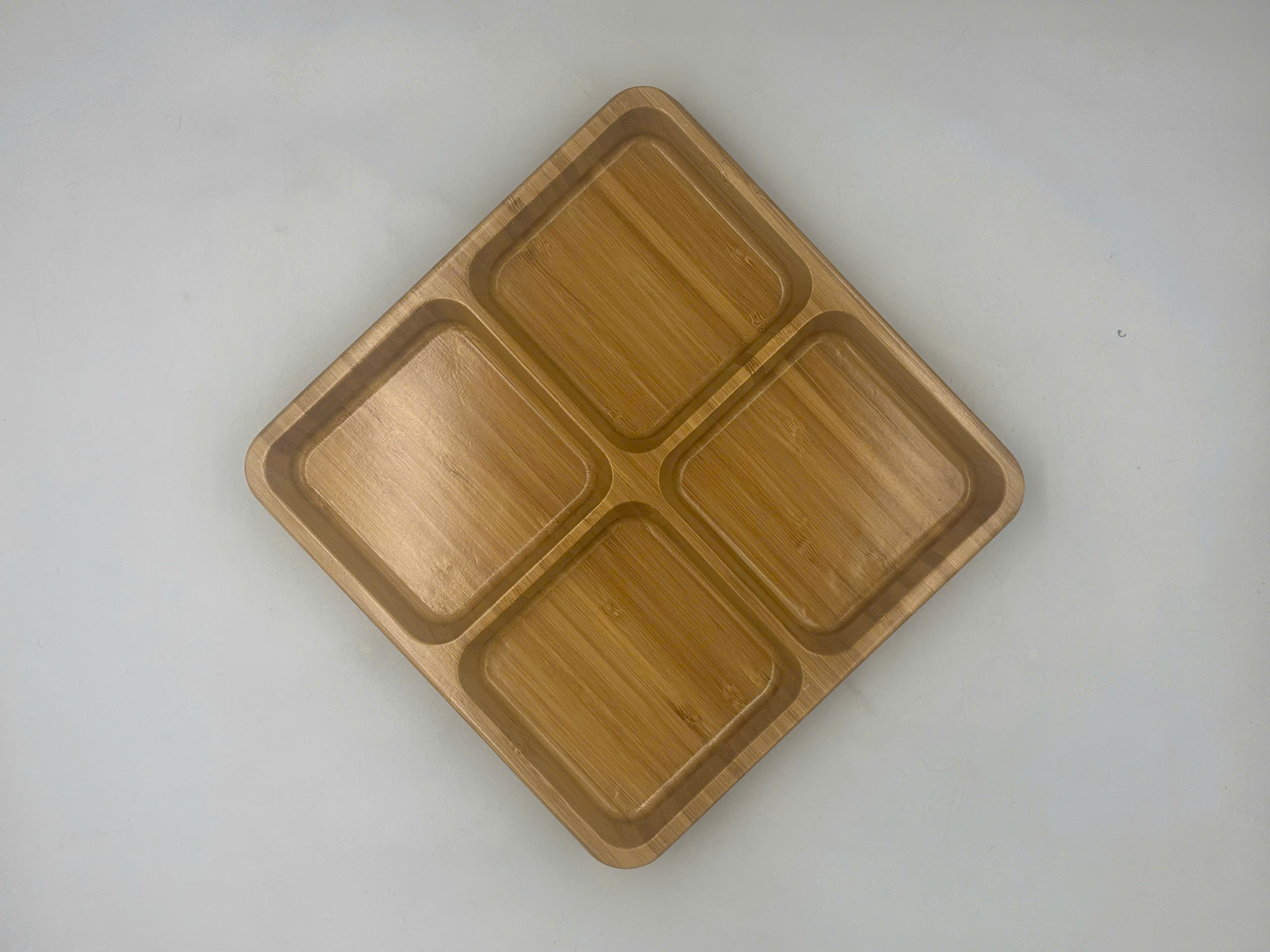 Khay tre 4 ngăn kích thước: 23 x 23 x 3 cm
