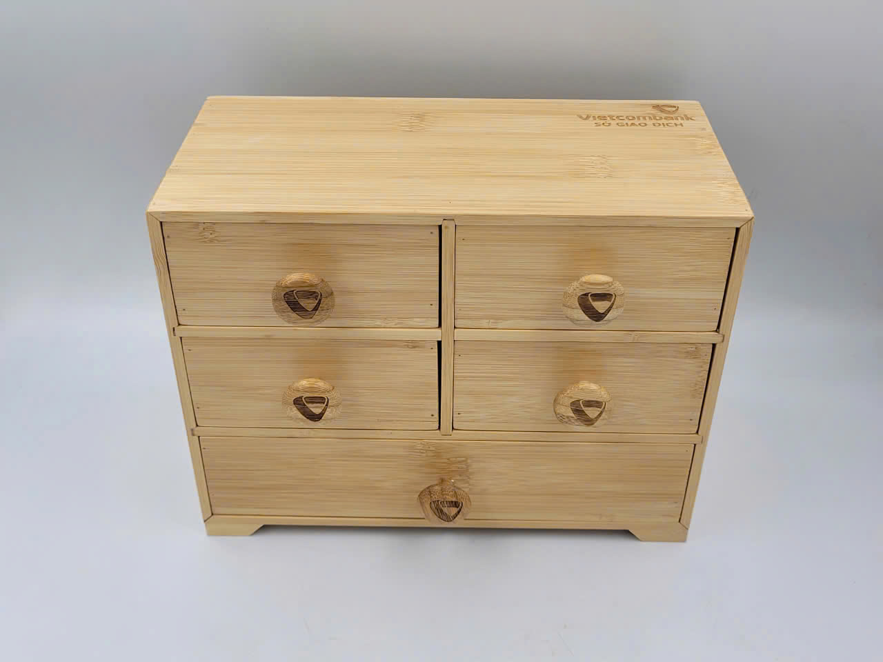 Hộp tre chia 5 ô Kích thước: 25 x 11,5 x 18 cm