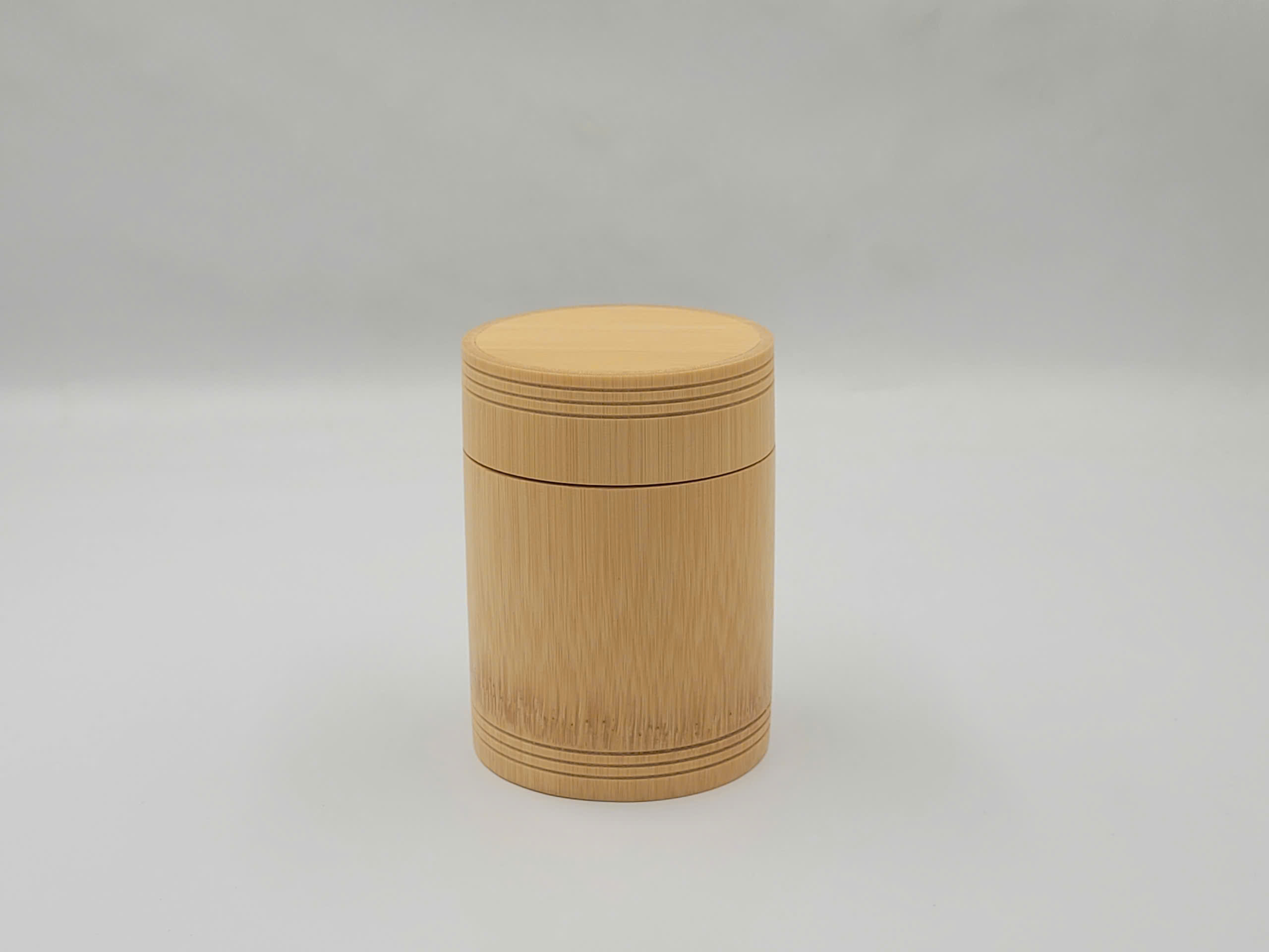 Bình trà tre  Kích thước: D7 x H10 cm